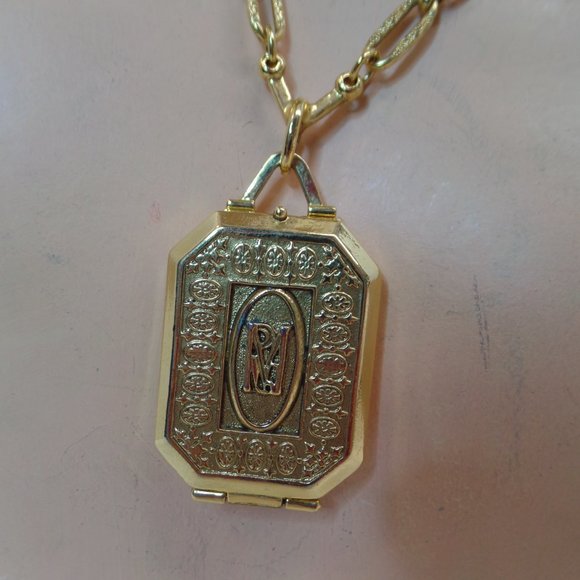 Antiquities Couture NWT Goldtone Maria Antoinette Square Locket Adj to 30" - Picture 14 of 16